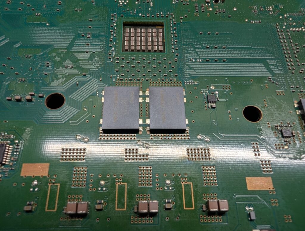 シャットダウン時に赤点滅するPS3の修理時の様子