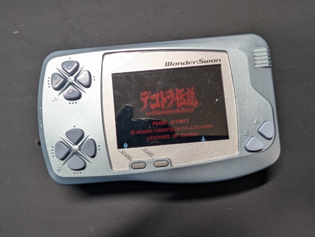 IPS液晶に交換したワンダースワンの画像