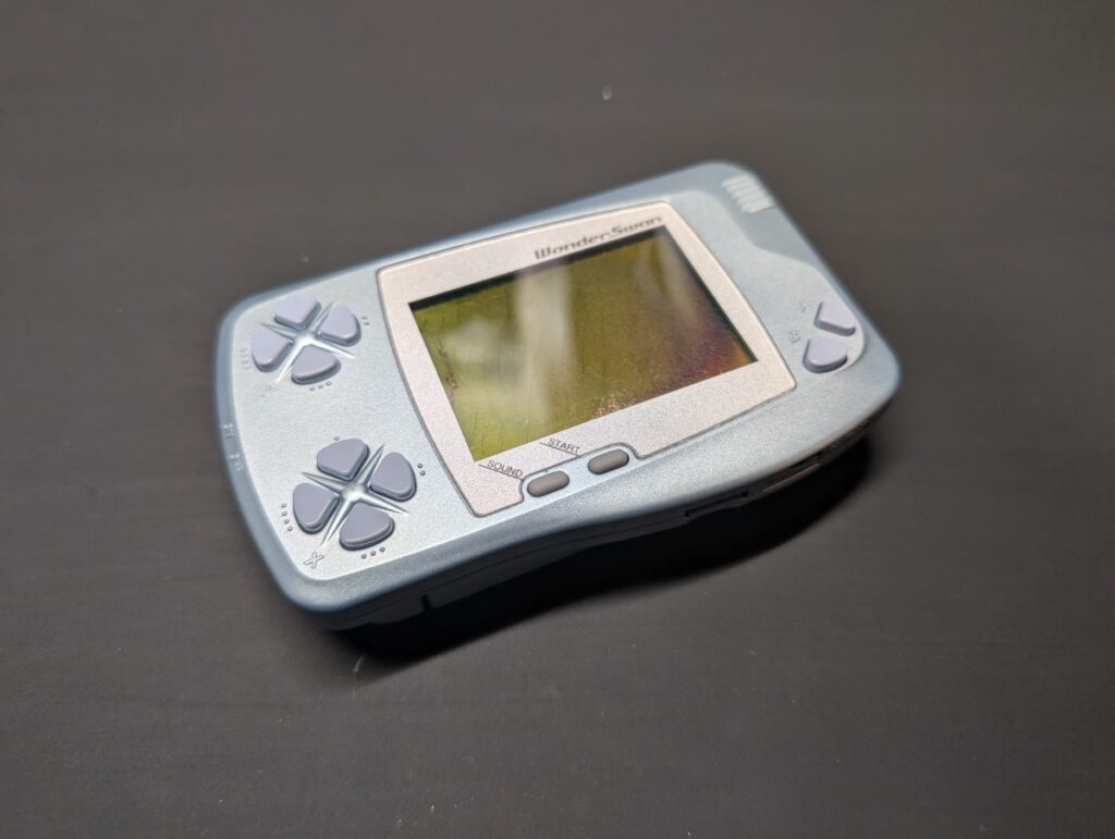 画面ひび割れを起こしたワンダースワン