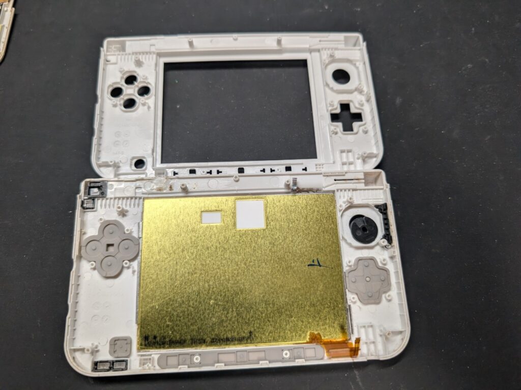 3DSLLのフェイスプレート交換時の写真