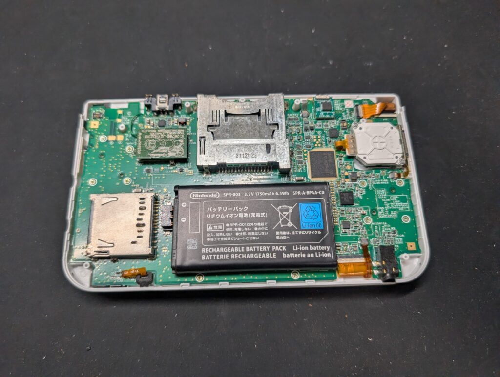 3DSLLの基板の写真