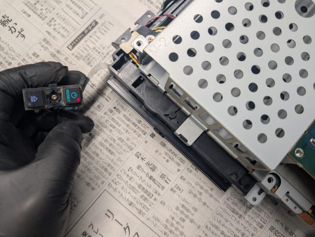 映像が乱れるSCPH-30000の修理時の写真