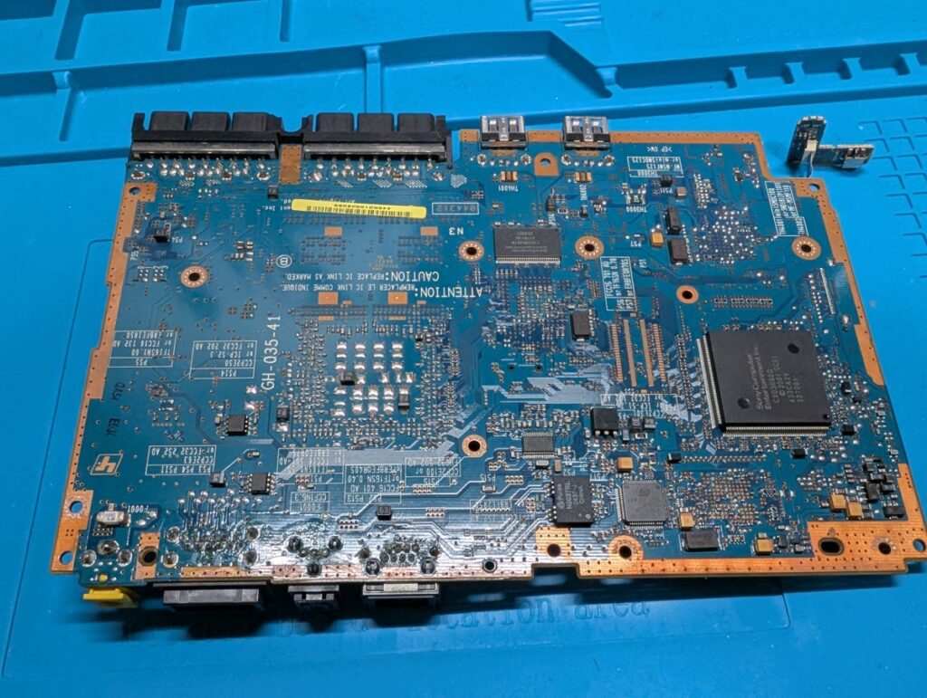 SCPH-70000のメイン基板の写真