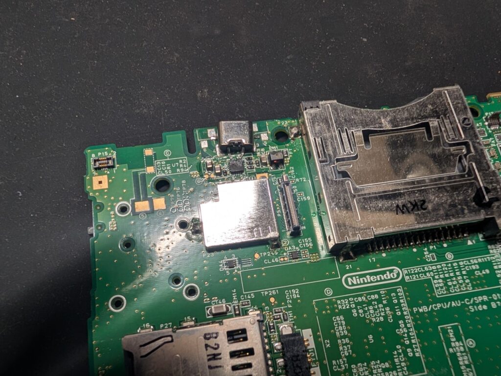 3DSLLの充電コネクタ交換時の写真