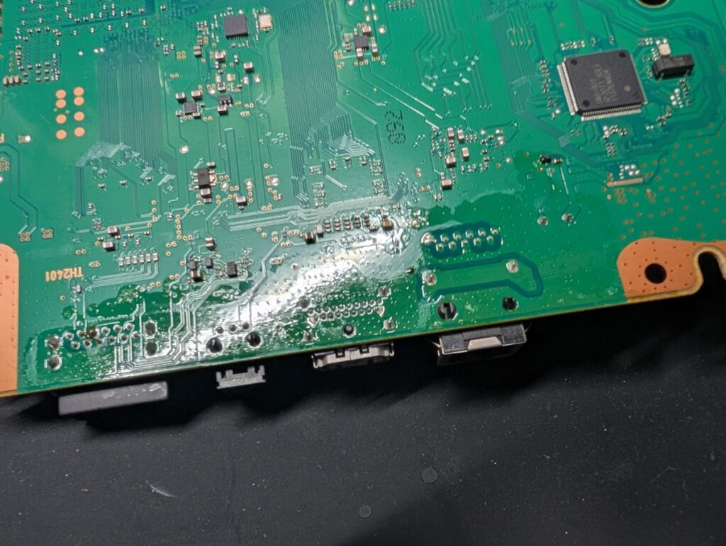 CECH-3000のHDMI端子点検時の写真