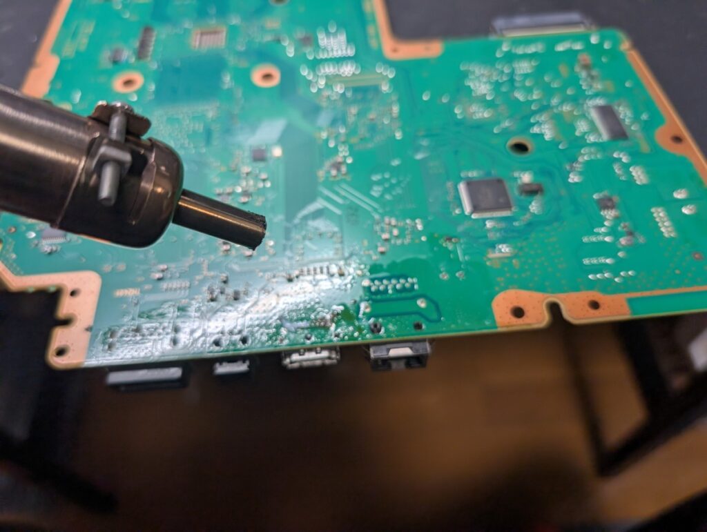 CECH-3000のHDMI端子の交換時の写真