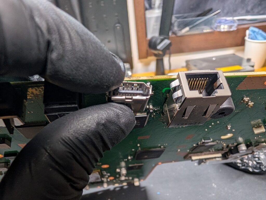 CECH-3000のHDMI端子の交換時の写真