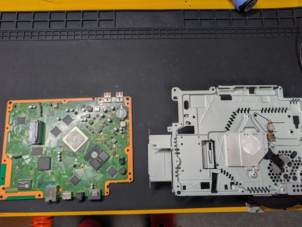 CECH-4300Cの映像が出力されない故障の修理時の写真