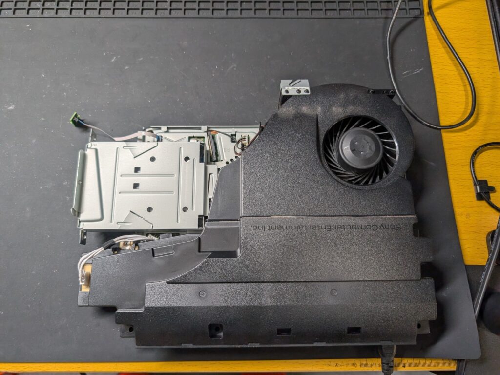 CECH-4300Cの映像が出力されない故障を修理後の点検時の写真