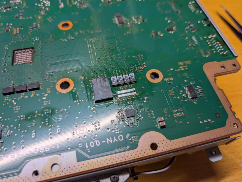 CECH-2000Bのプロードライザ交換時の写真