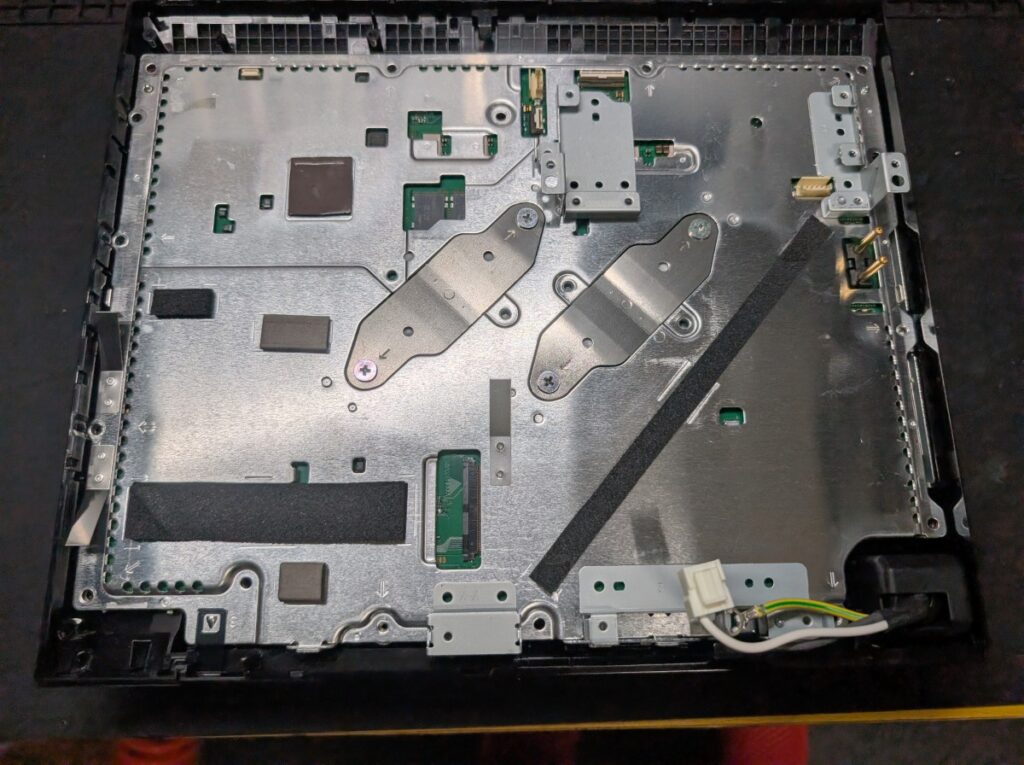 CECHA00のCOMS電池交換後の組み立て時の写真