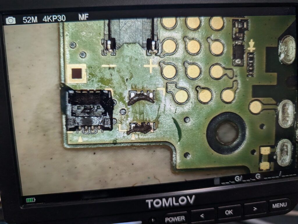 NEW3DSのラッチ交換時の様子