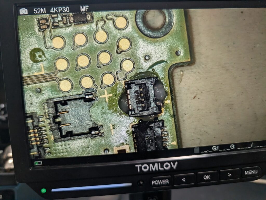 NEW3DSのラッチ交換時の様子