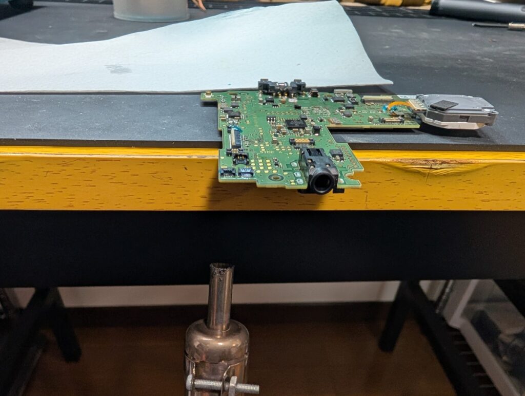 NEW3DSのラッチ交換時の様子