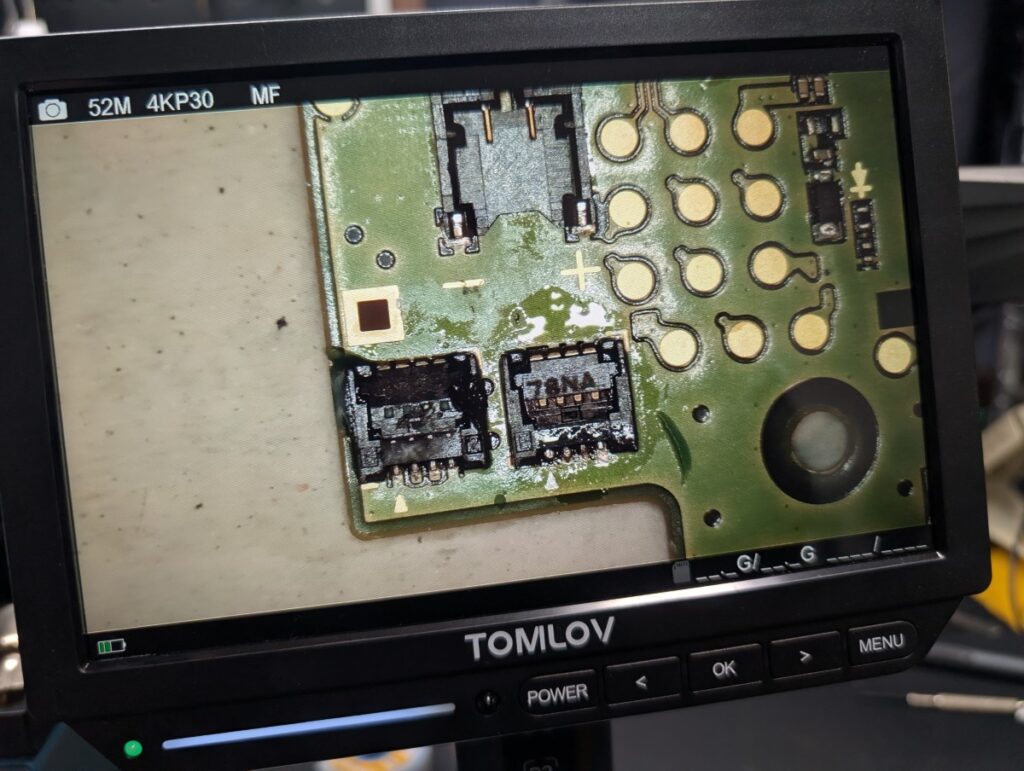 NEW3DSのラッチ交換時の様子