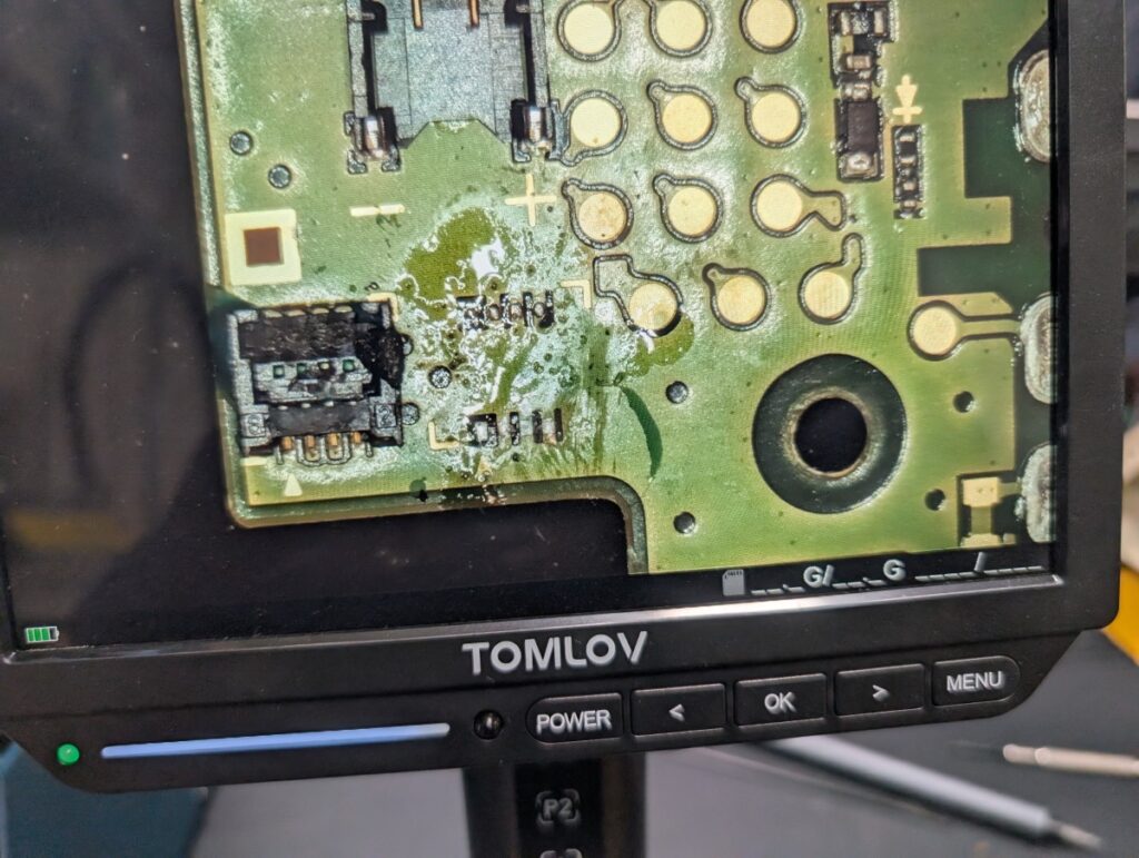 NEW3DSのラッチ交換時の様子