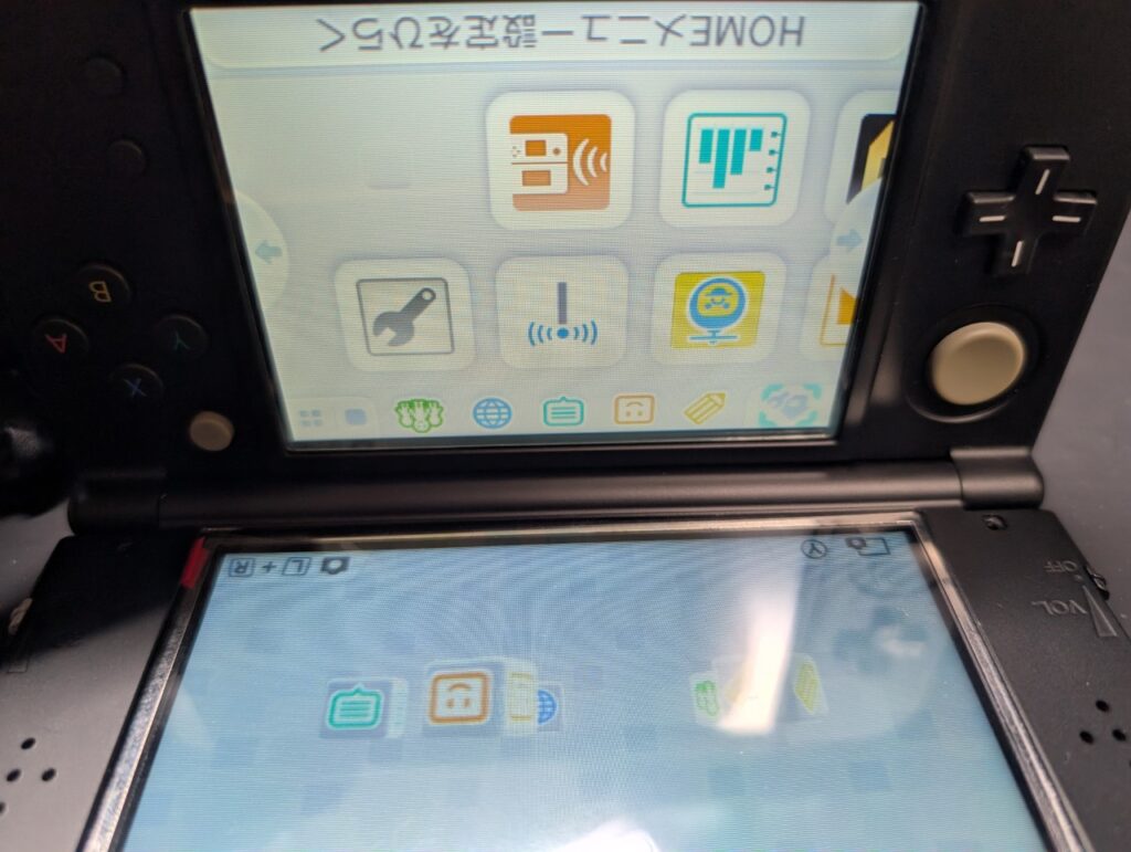 NEW3DSLLの画面交換後の動作点検時の様子