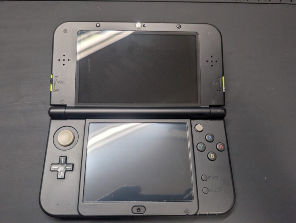 NEW3DSLLの上画面交換時の写真