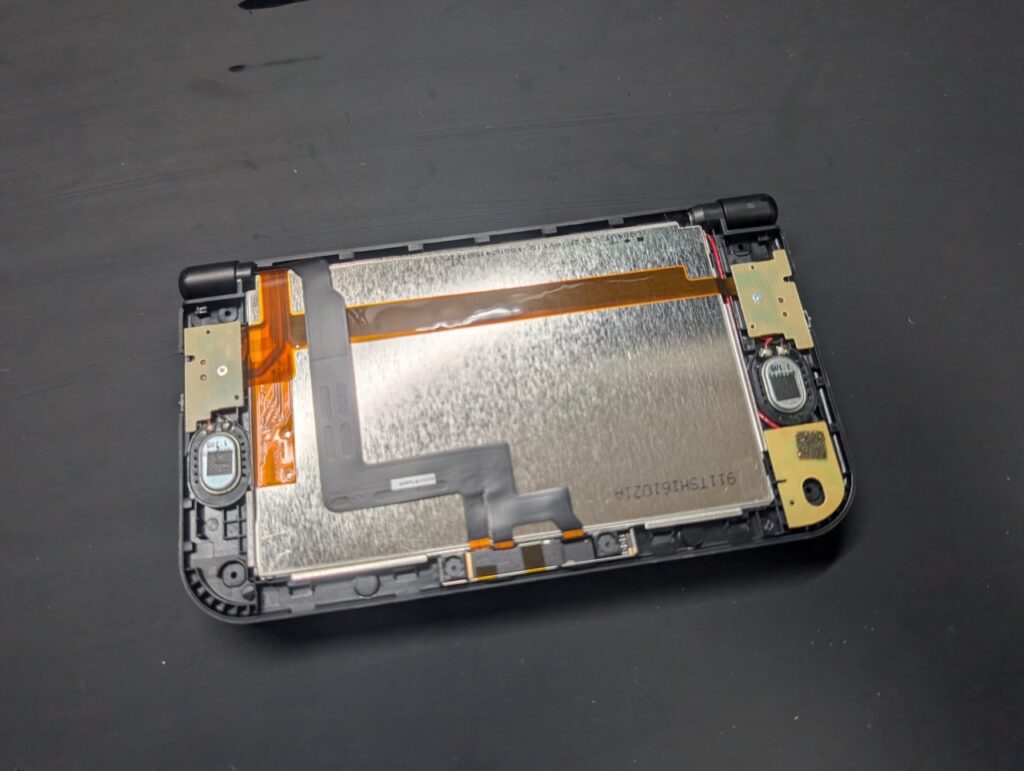 NEW3DSLLの上画面交換時の写真