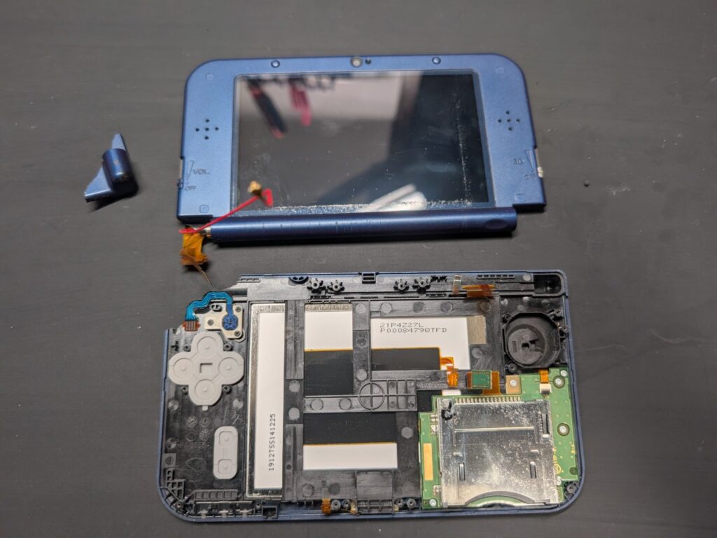 NEW3DSLLのフェイスプレート交換時の写真