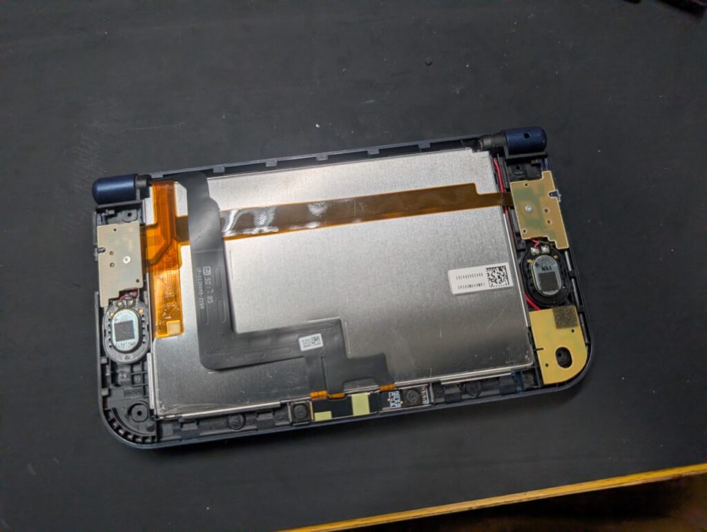 NEW3DSLLのフェイスプレート交換時の写真