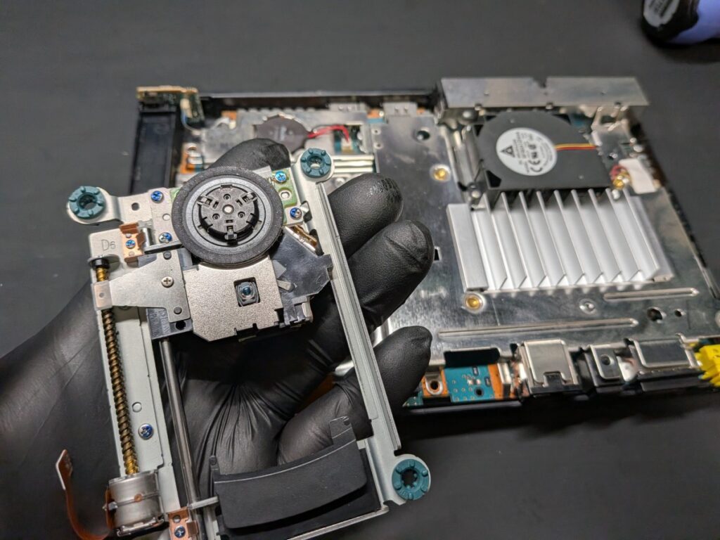 SCPH-75000のピックアップレンズ交換時の写真