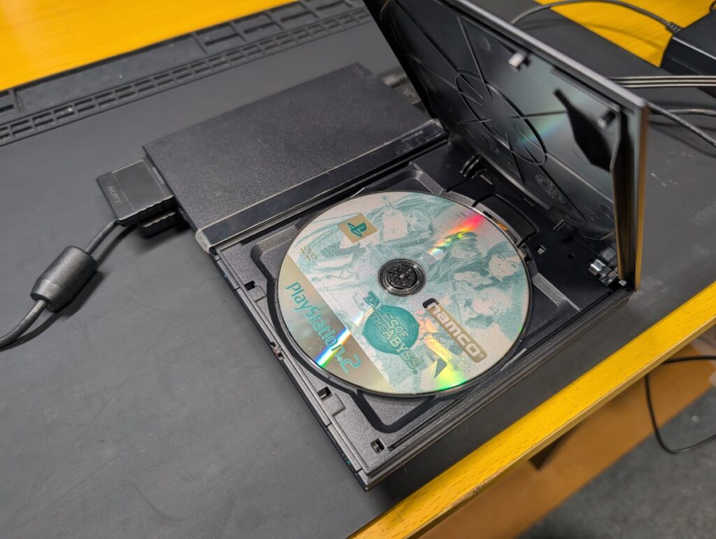 SCPH-75000のディスクセット時の写真