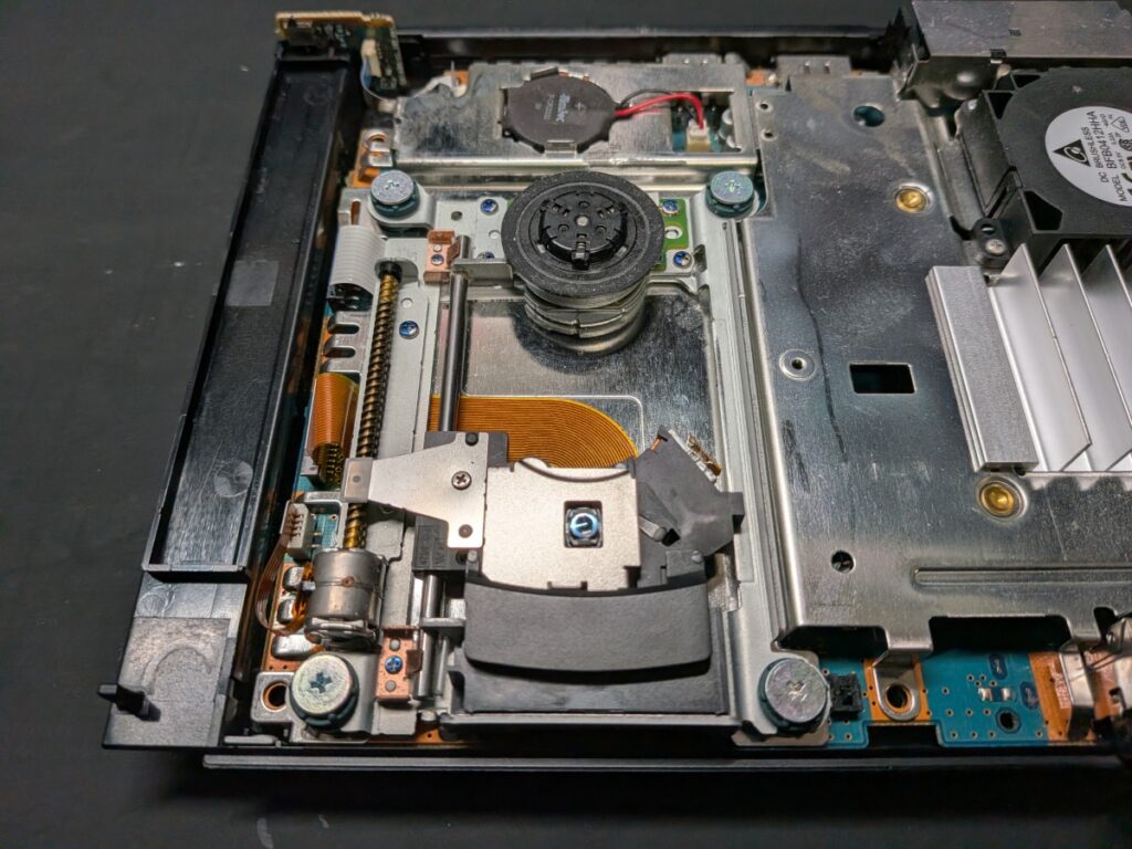 SCPH-75000のピックアップレンズの写真