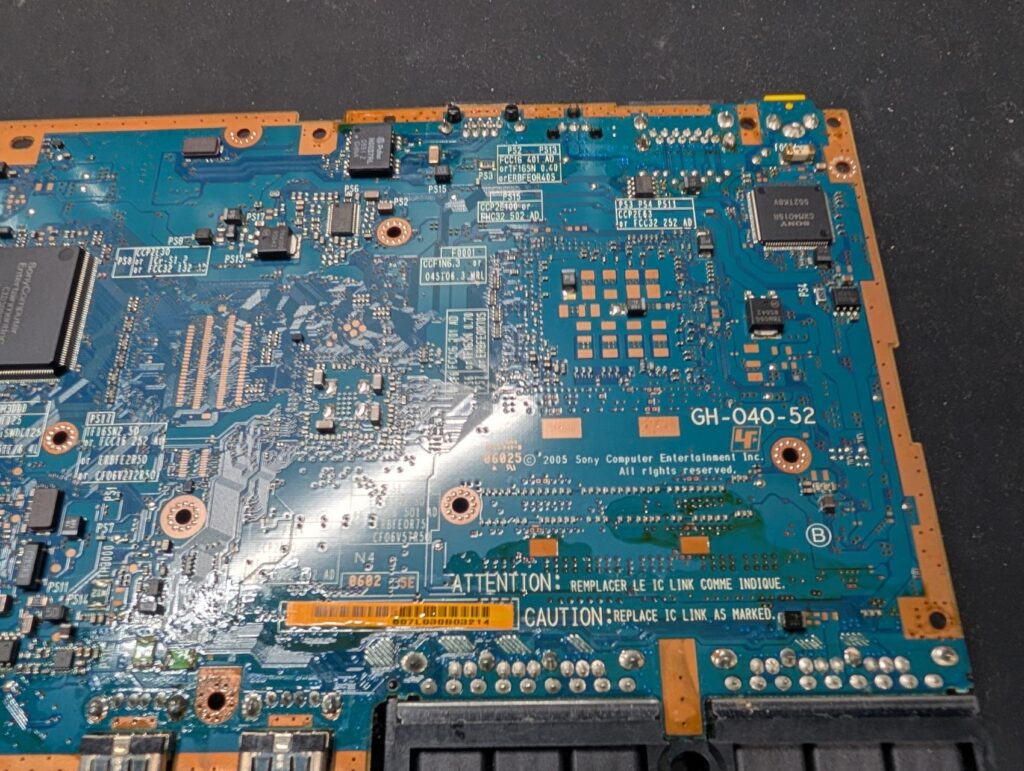 映像が出力されないSCPH-75000のメイン基板