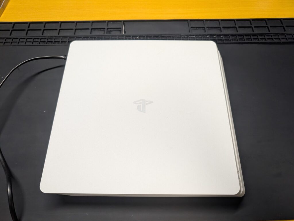 CUH-2100B本体の写真