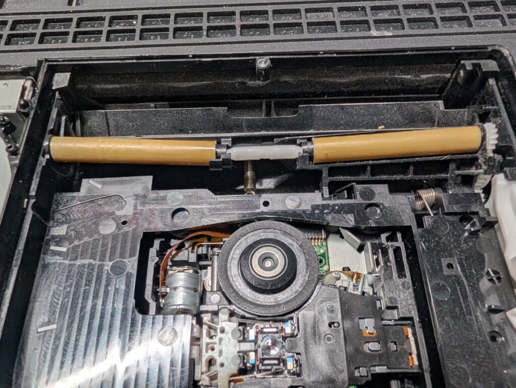 CUH-2100Bのディスクドライブ修理時の写真