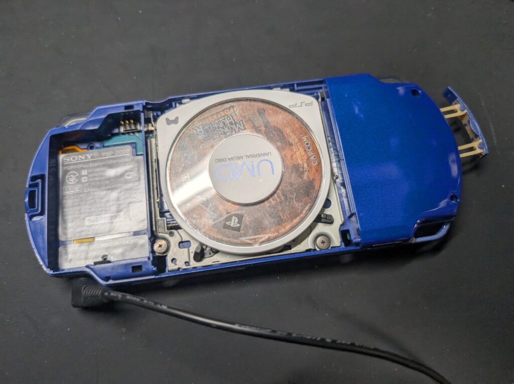 PSP-2000のUMDドライブ交換後の点検時の写真