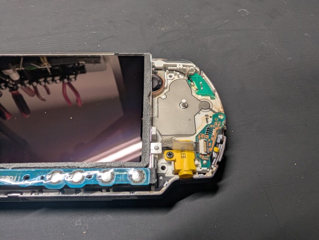 PSP-3000のボタンシート部分の写真