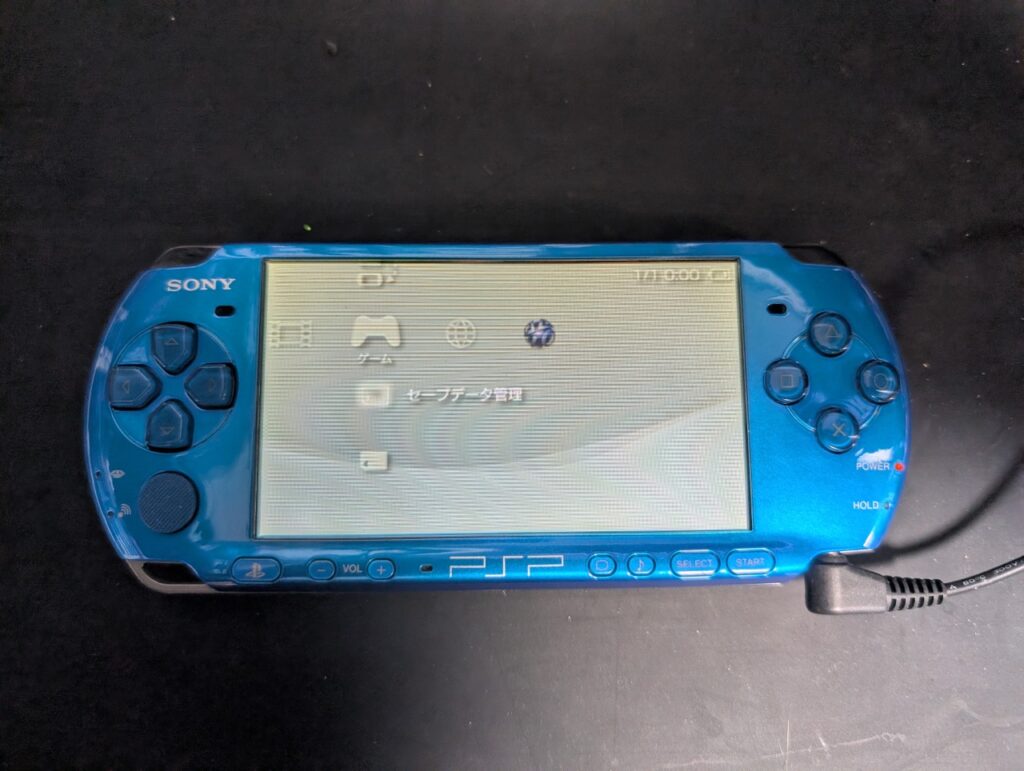 液晶に黄ばみがあるＰＳＰ3000の写真