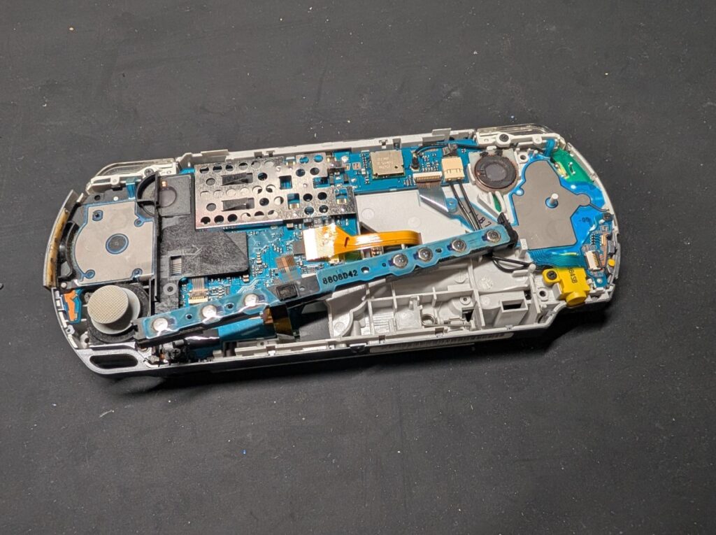 PSP-3000液晶取り外し後の写真