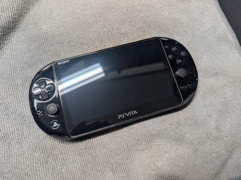 PSvitaPCH-2000のスティック交換後の動作点検時の写真