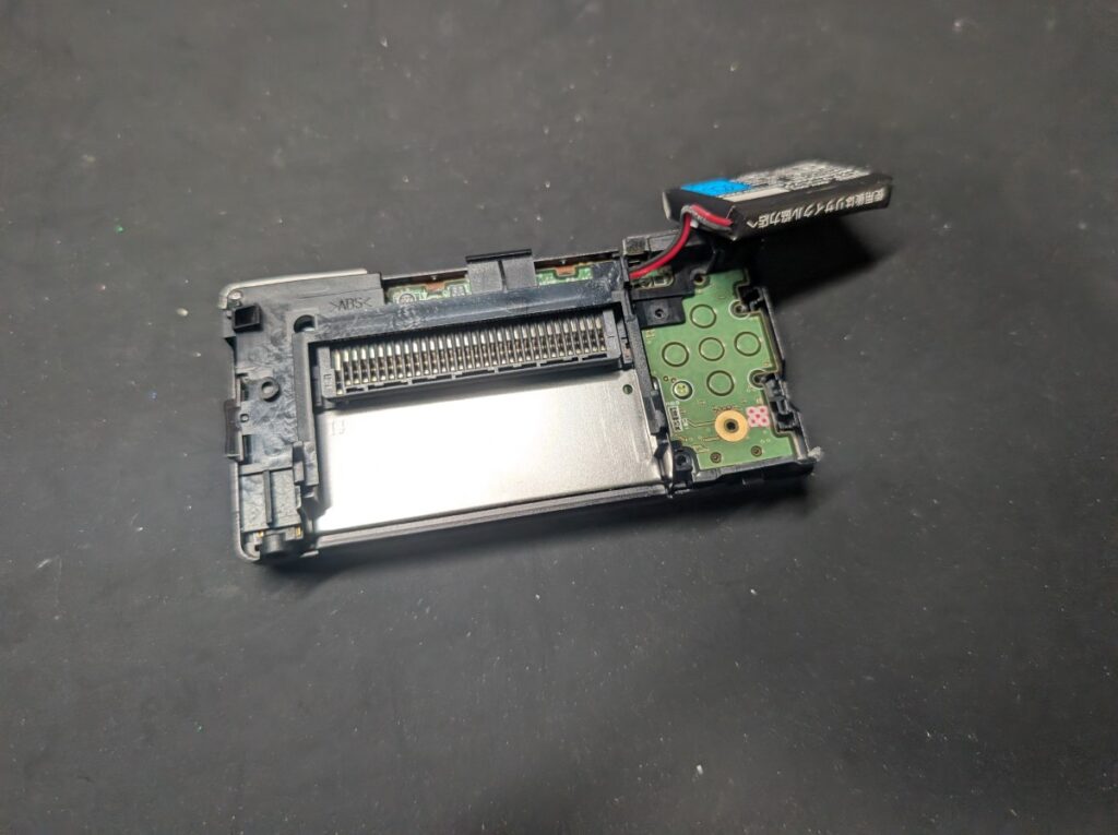 ゲームボーイミクロの分解時の写真