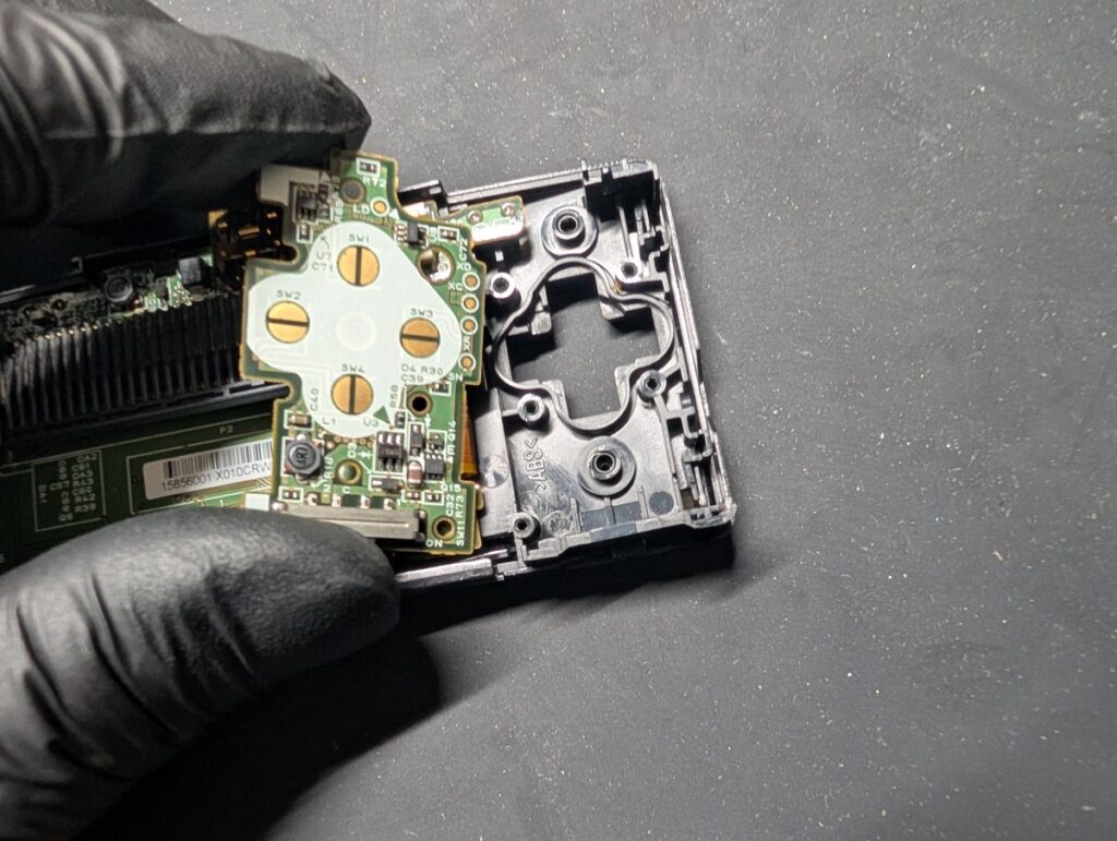 ゲームボーイミクロのボタン接点修理時の写真