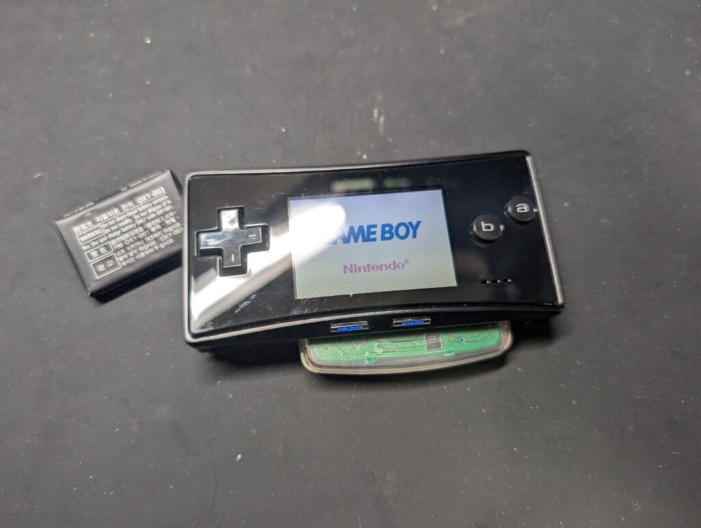 ゲームボーイミクロの動作点検時の写真