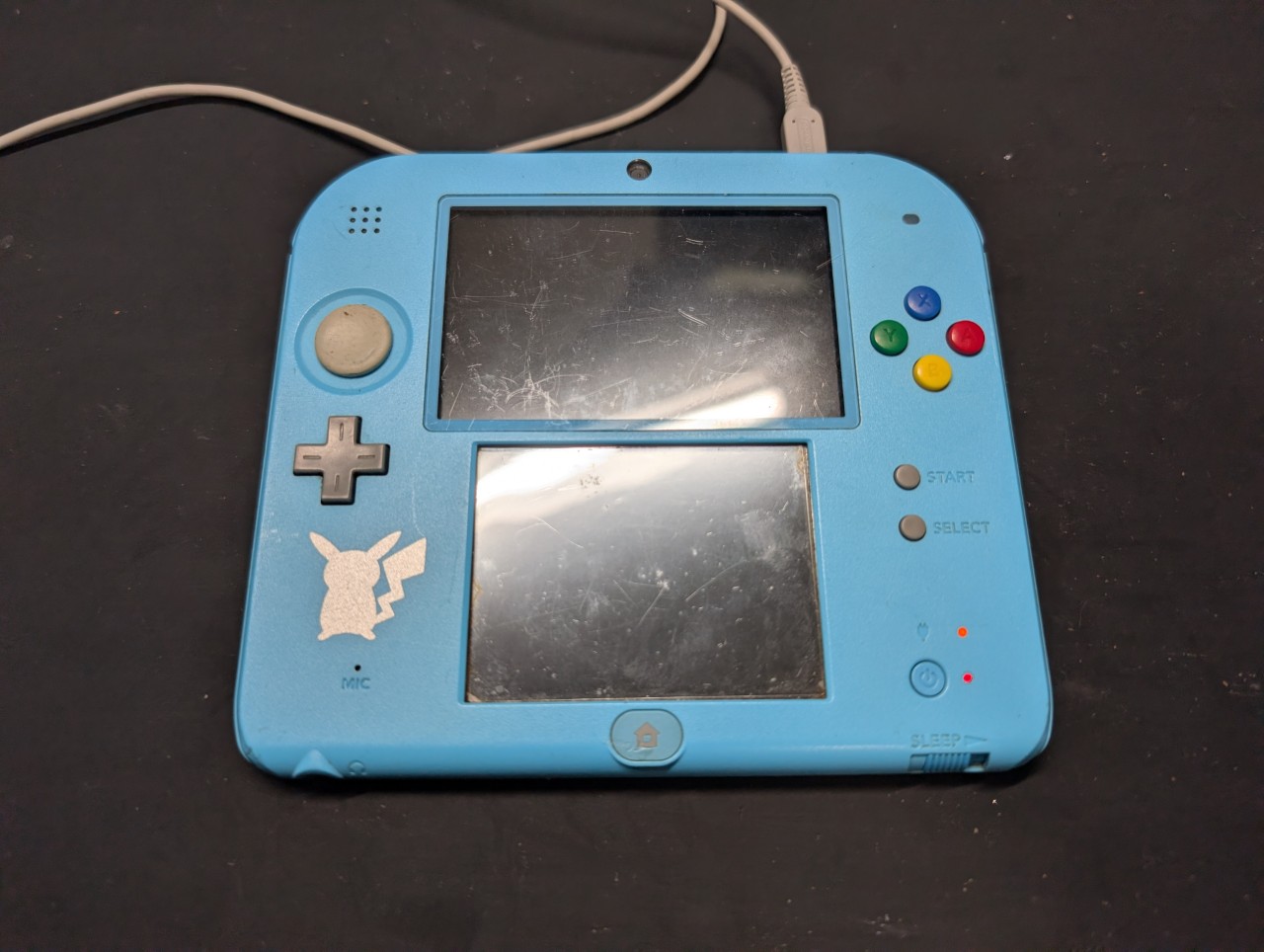 充電ができない2DSの写真