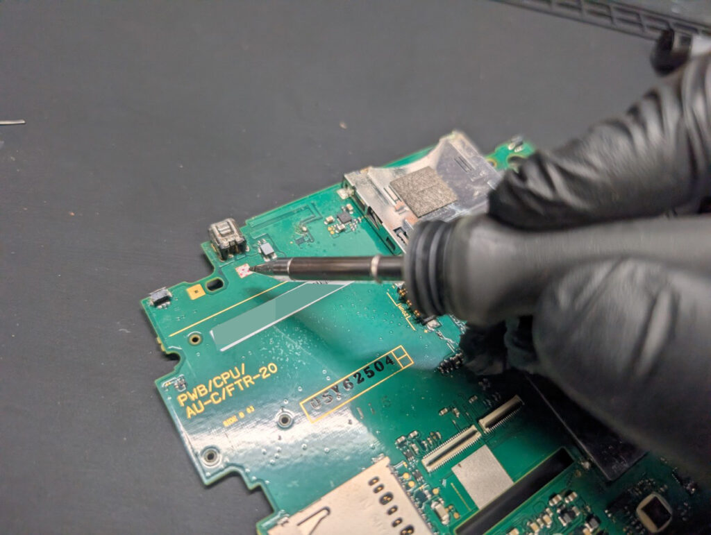 2DSの充電口修理時の写真