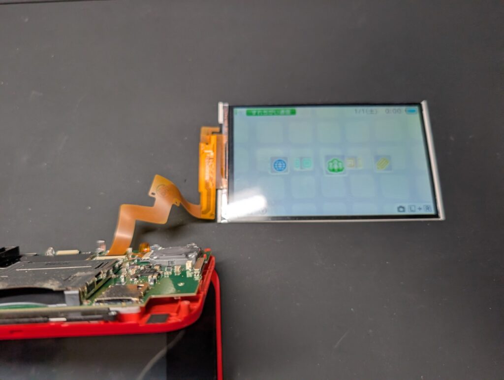 電源が入らない2DSLLの原因調査時の写真