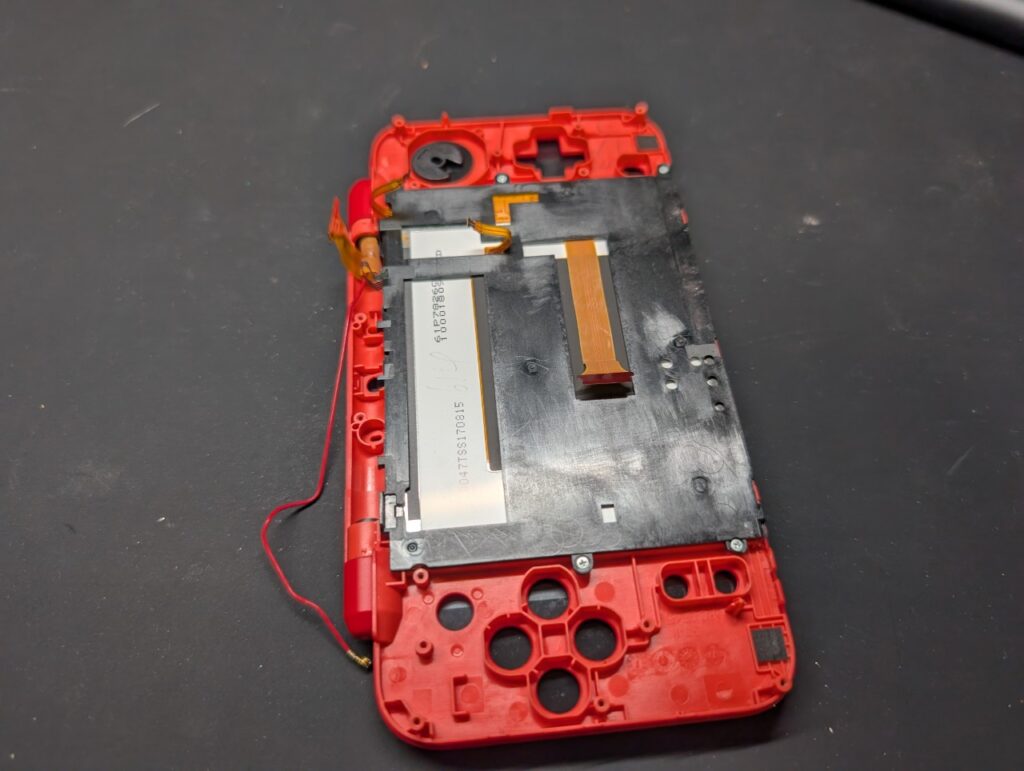 2DSLLのヒンジ分解時の写真