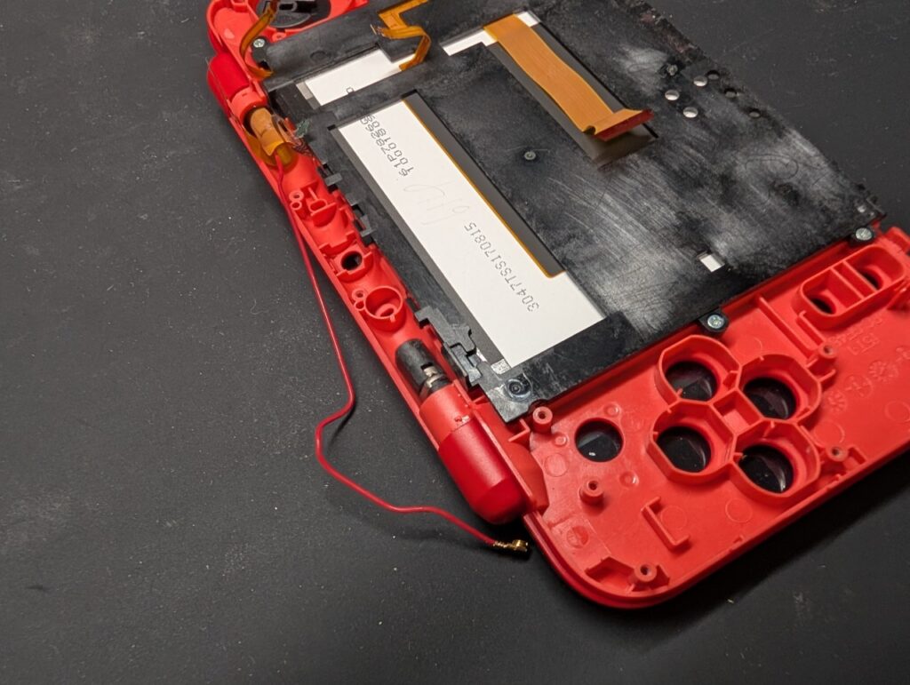 2DSLLのヒンジ分解時の写真