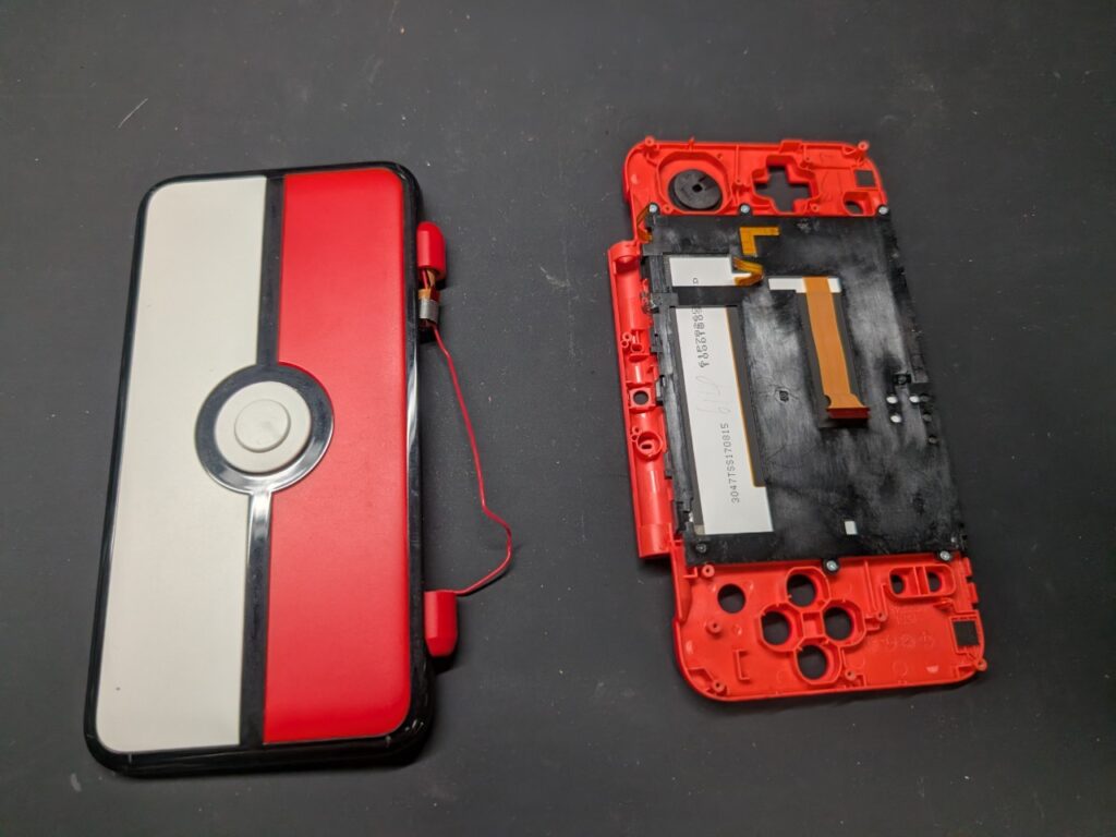 2DSLLのヒンジ分解時の写真