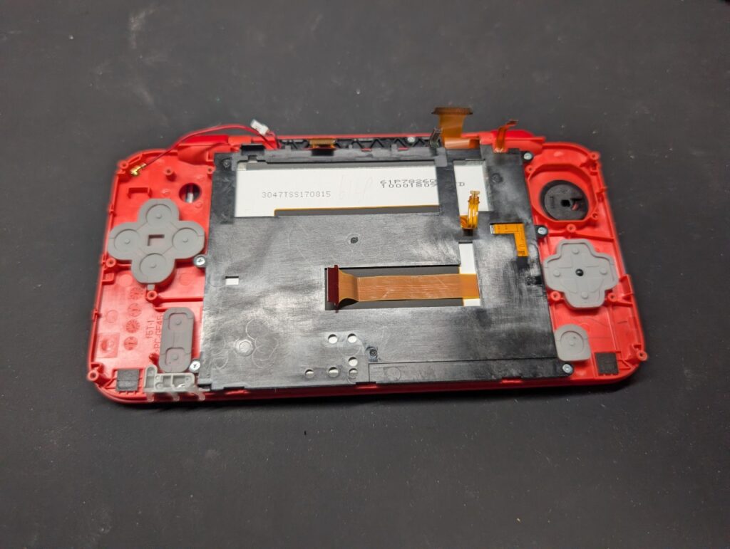 2DSLLの上液晶交換後の組み立て時の写真