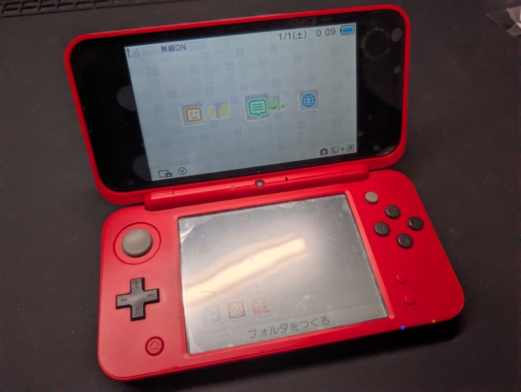 2DSLLの上液晶交換後の組み立て時の写真