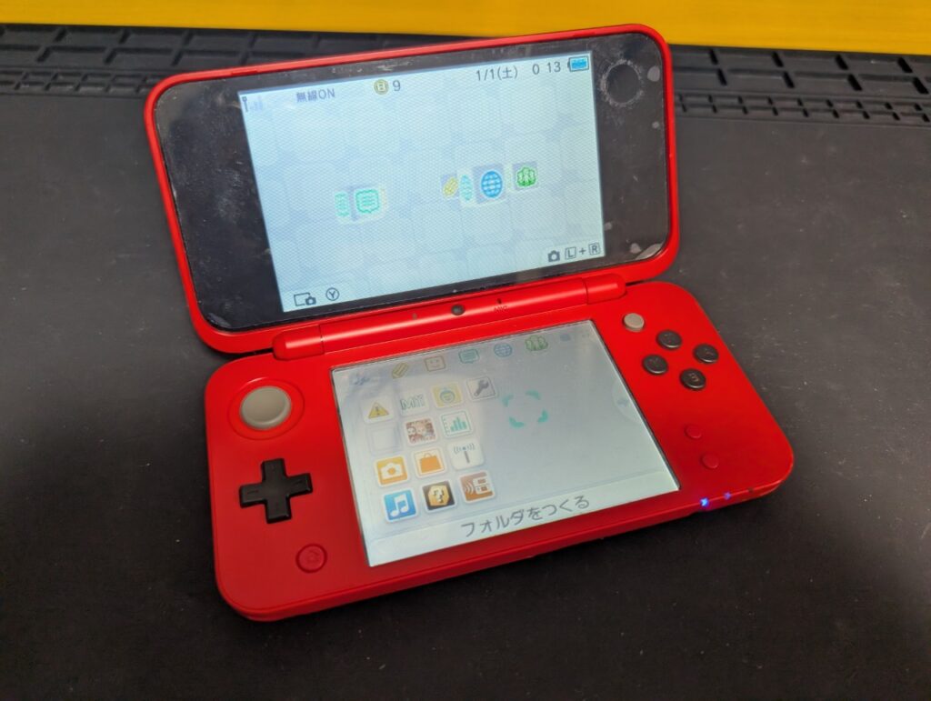 2DSLLの上液晶交換後の組み立て時の写真