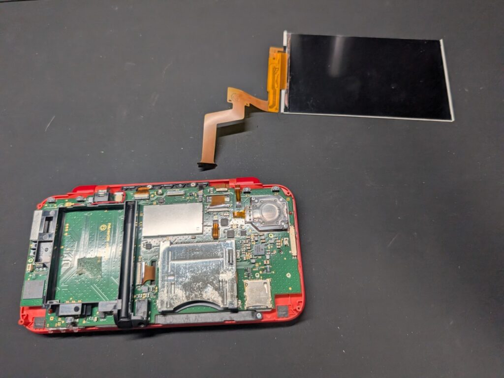 電源が入らない2DSLLの原因調査時の写真