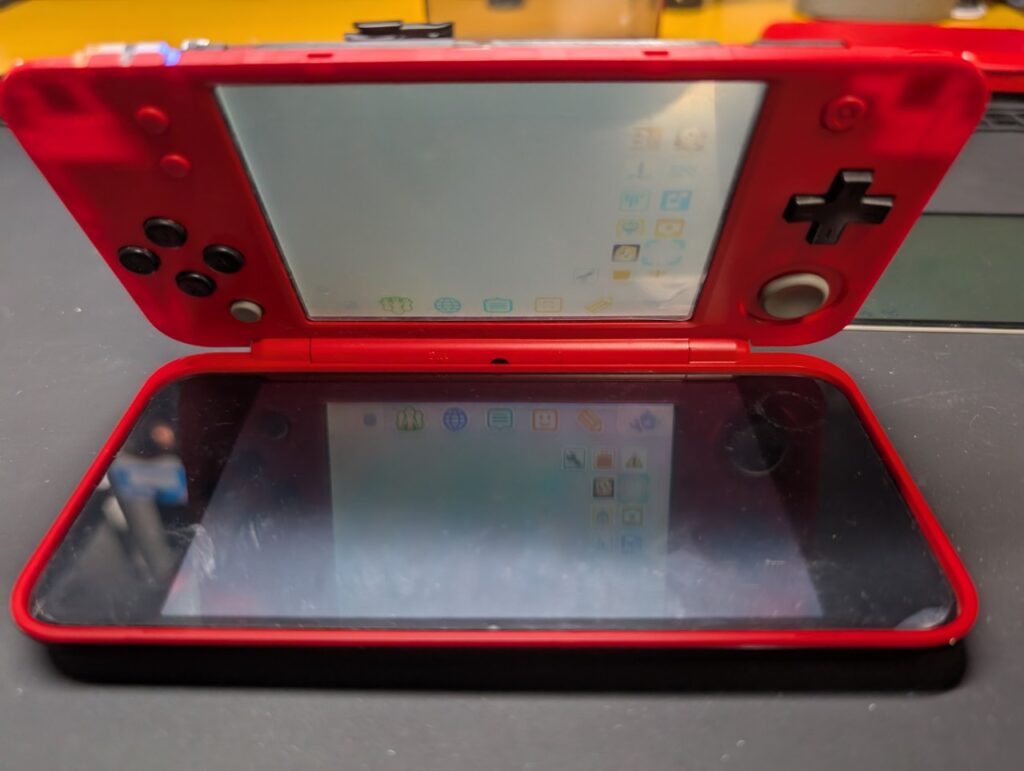 電源が入らない2DSLLの原因調査時の写真